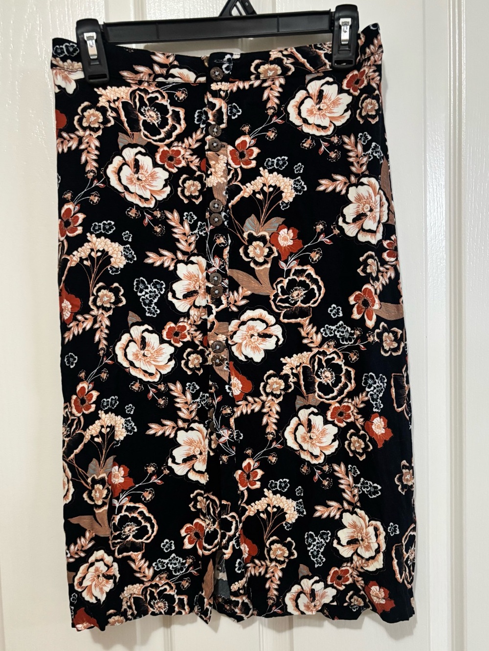 Boot Barn Shyanne Black Floral Button-Front Midi Skirt Size Women’s small